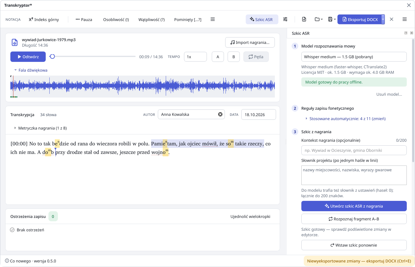 Okno programu: odtwarzacz nagrania, tekst transkrypcji z podświetlonymi propozycjami zapisu fonetycznego i panel szkicu ASR
